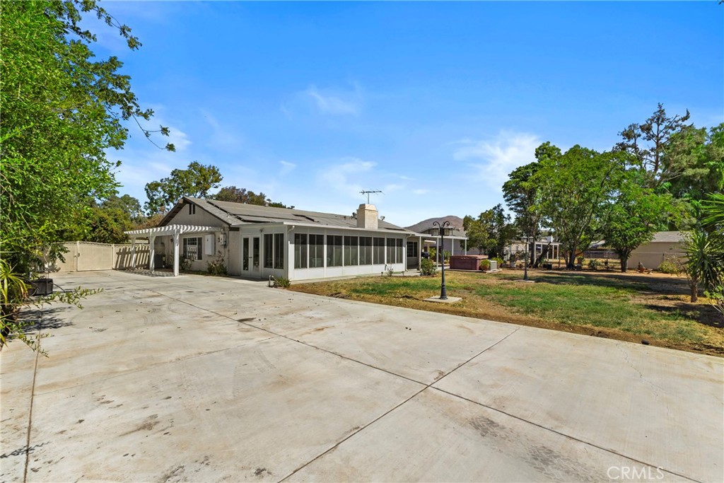 8557 Saddle Creek Drive Property Photo 25