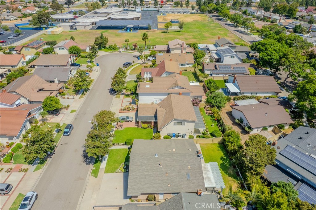 18530 Newbrook Circle Property Photo 3