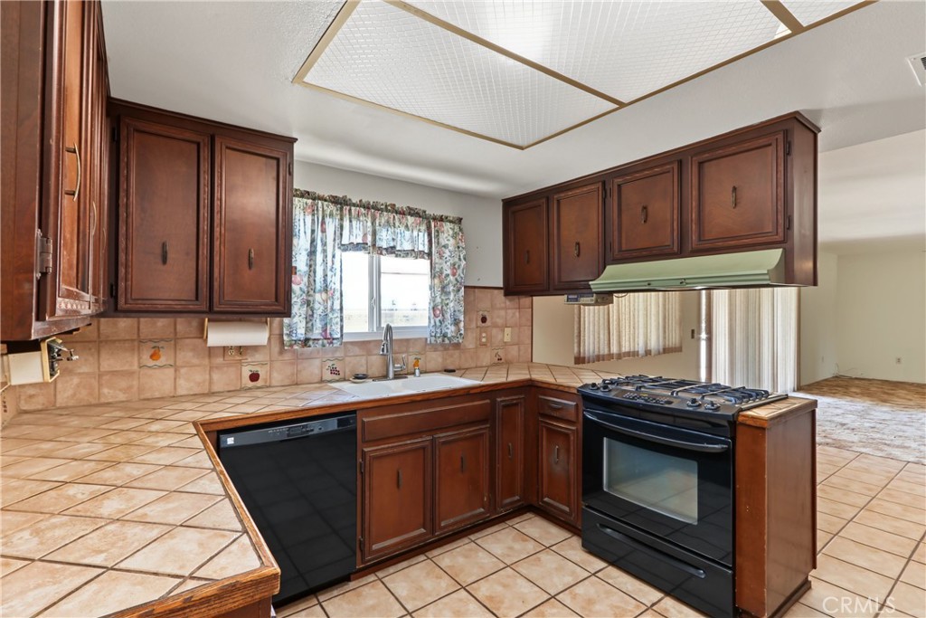 1631 Hackney Property Photo 11