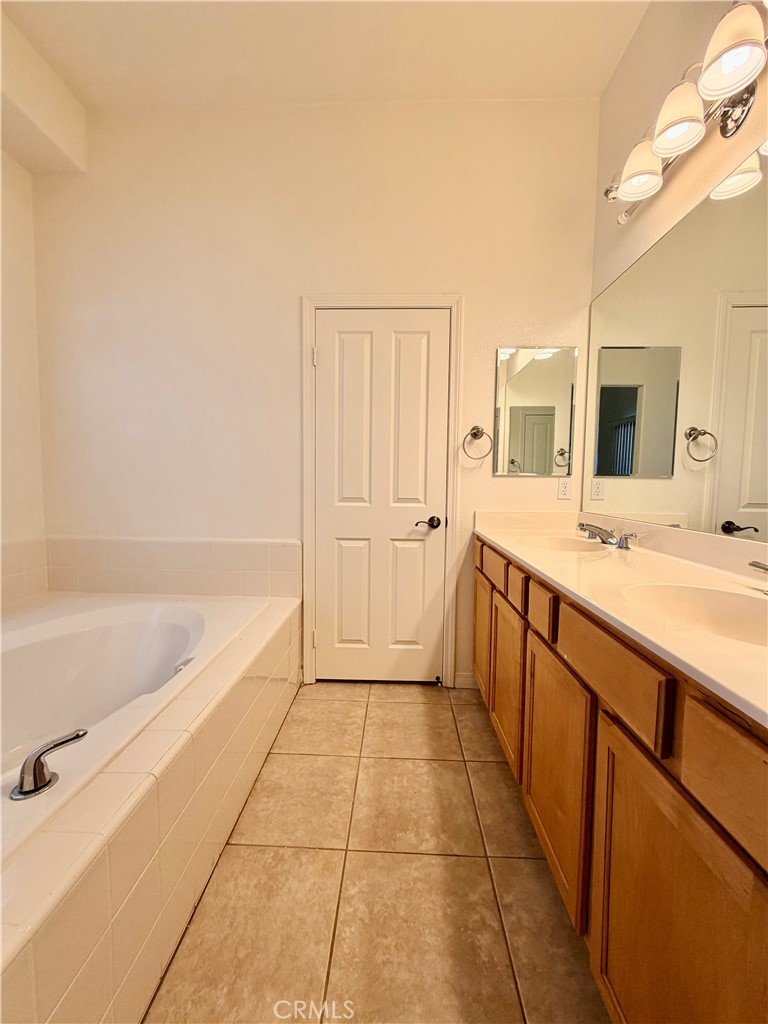 4892 Merlyn Street Property Photo 23