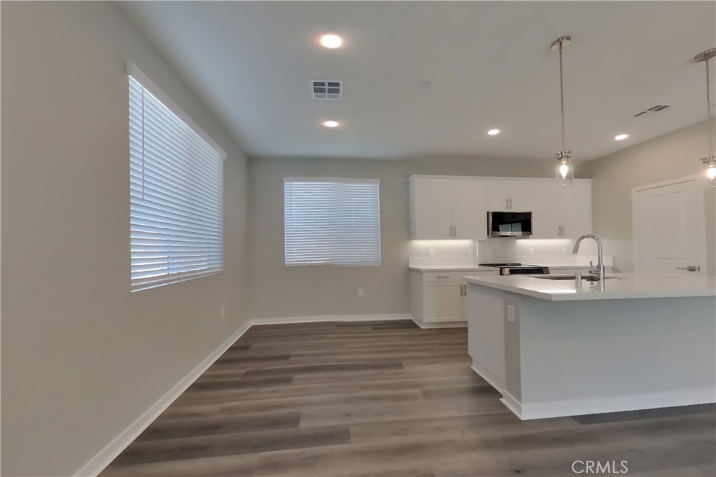 611 Citron Street 2 Property Photo 4