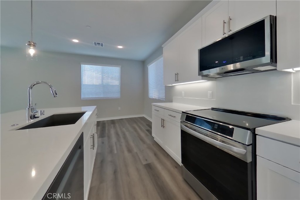 611 Citron Street 2 Property Photo 6