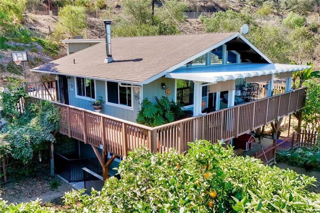 6051 Rainbow Heights Property Photo 3