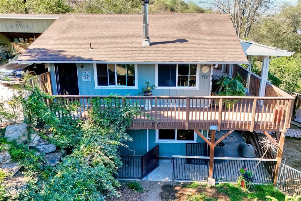 6051 Rainbow Heights Property Photo 4