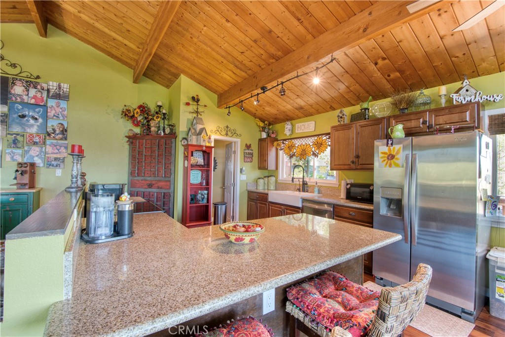 6051 Rainbow Heights Property Photo 24