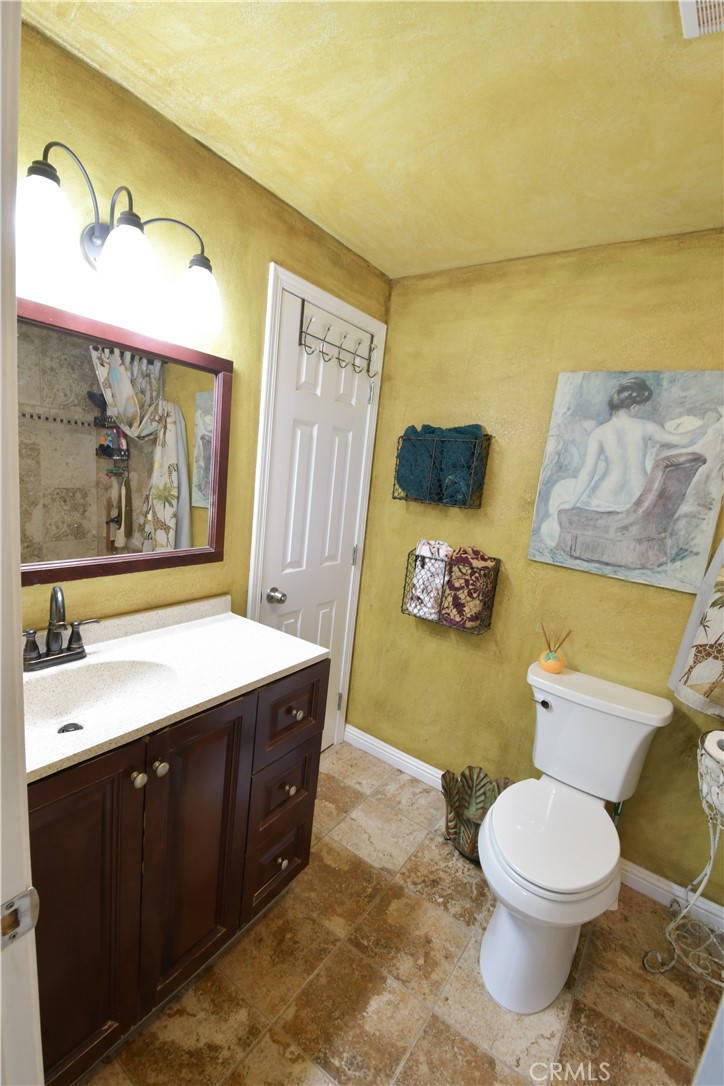 6051 Rainbow Heights Property Photo 27