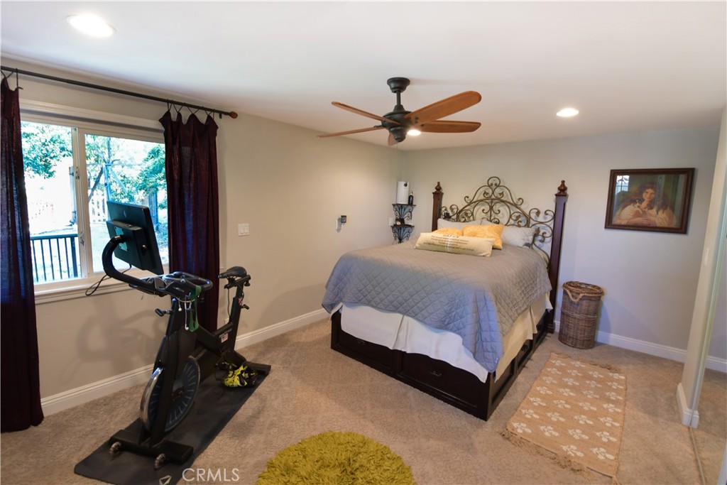 6051 Rainbow Heights Property Photo 29