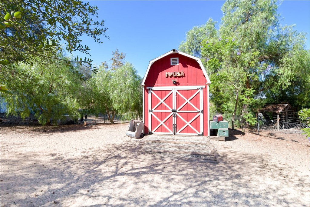 6051 Rainbow Heights Property Photo 36