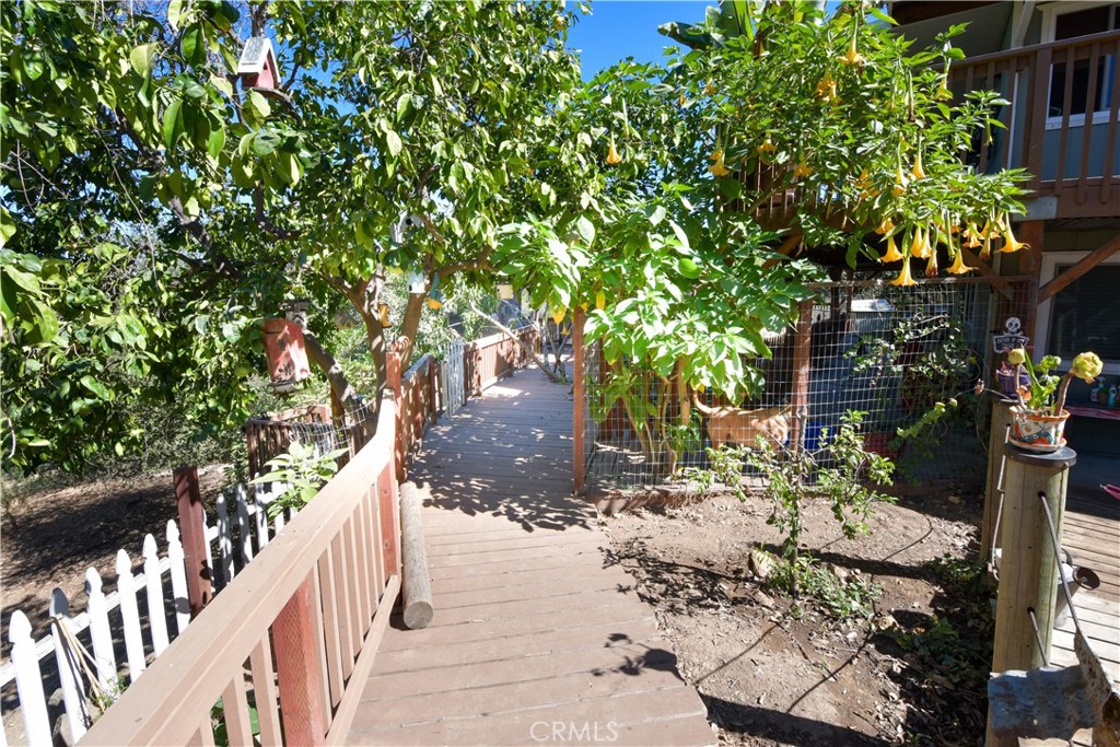 6051 Rainbow Heights Property Photo 41