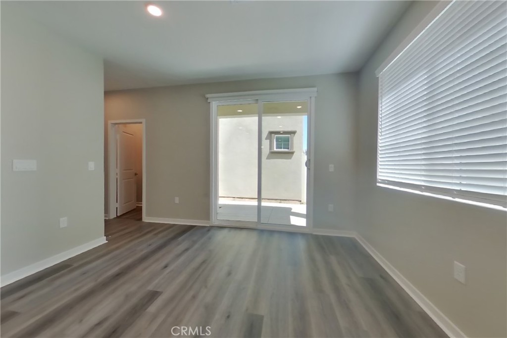 29428 Walnut Tree Way Property Photo 4