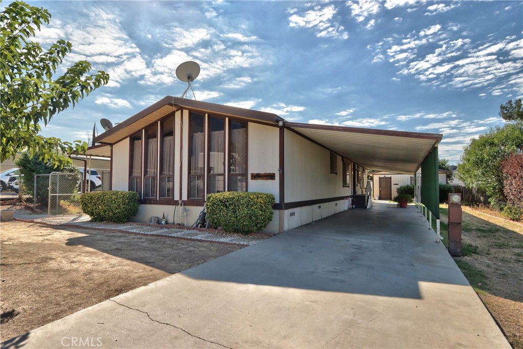21869 Raynor Property Photo 4