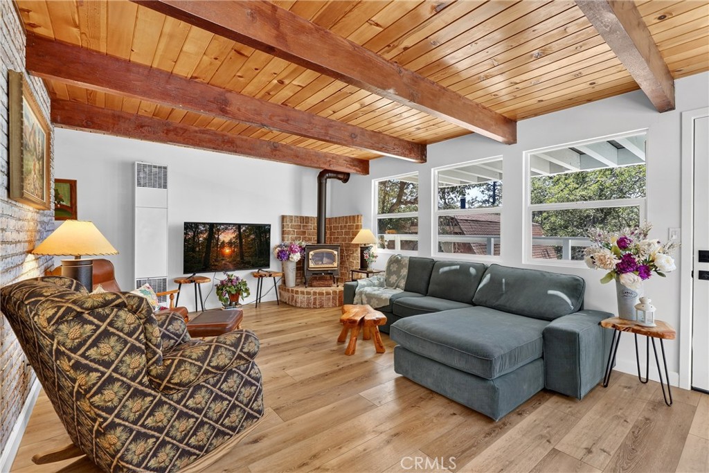 33007 Lone Pine Property Photo 6