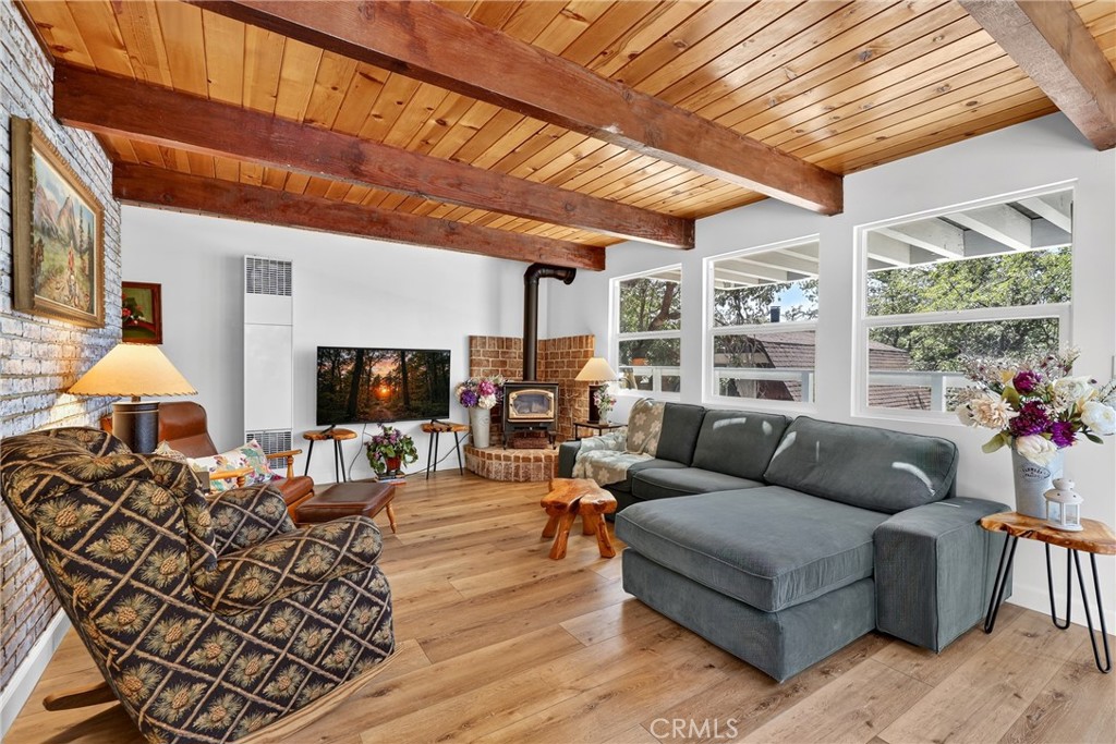 33007 Lone Pine Property Photo 7