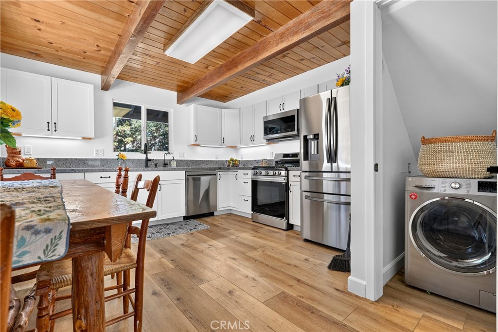 33007 Lone Pine Property Photo 8