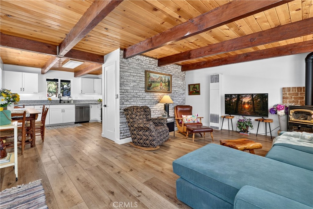 33007 Lone Pine Property Photo 9