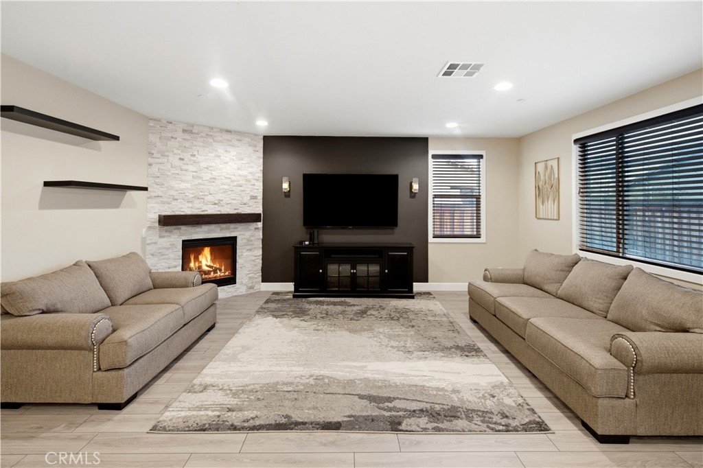 29499 Slider Property Photo 15