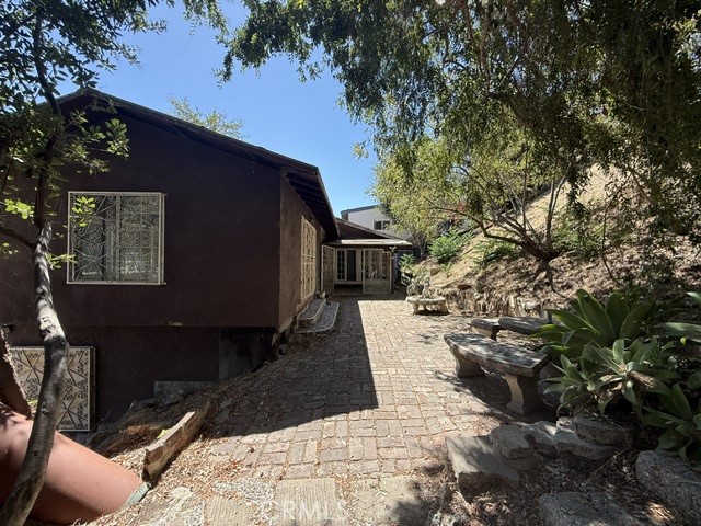 2540 Onyx Property Photo 1
