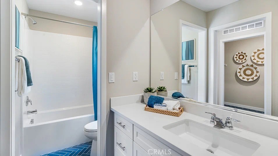 1304 Thunderbolt Lane Property Photo 8