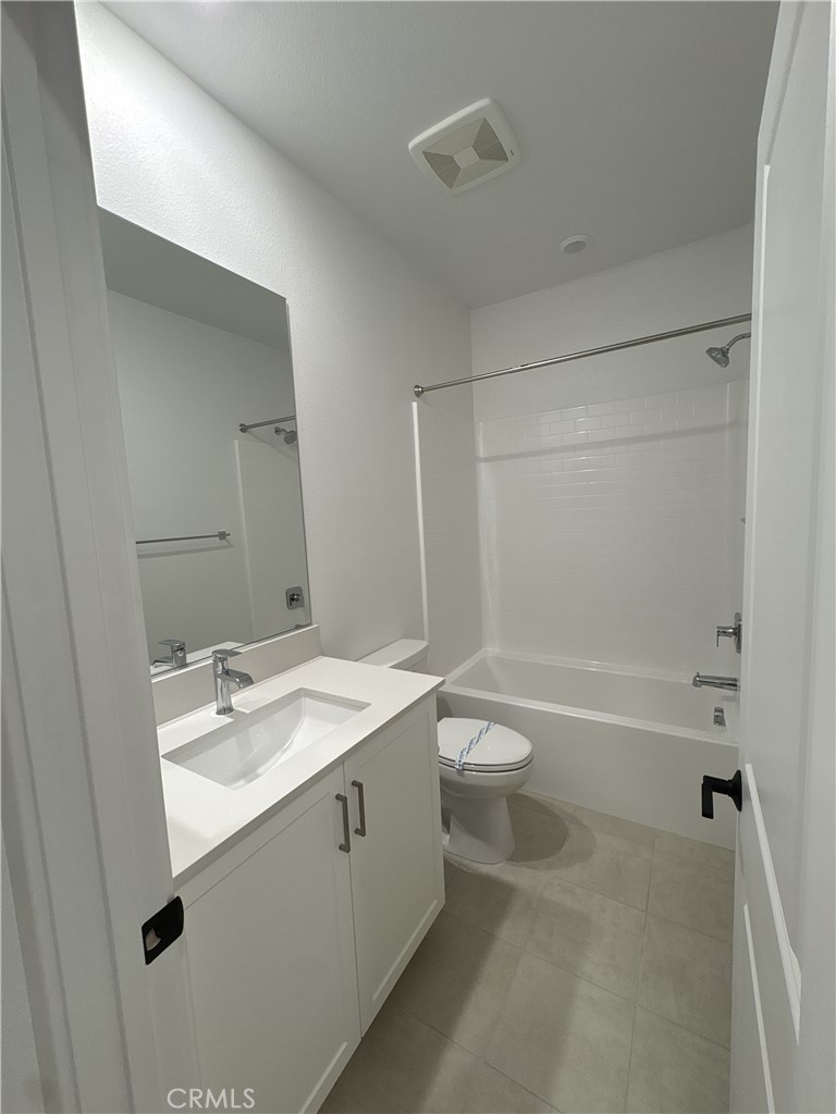 315 Honeysuckle Way Property Photo 16