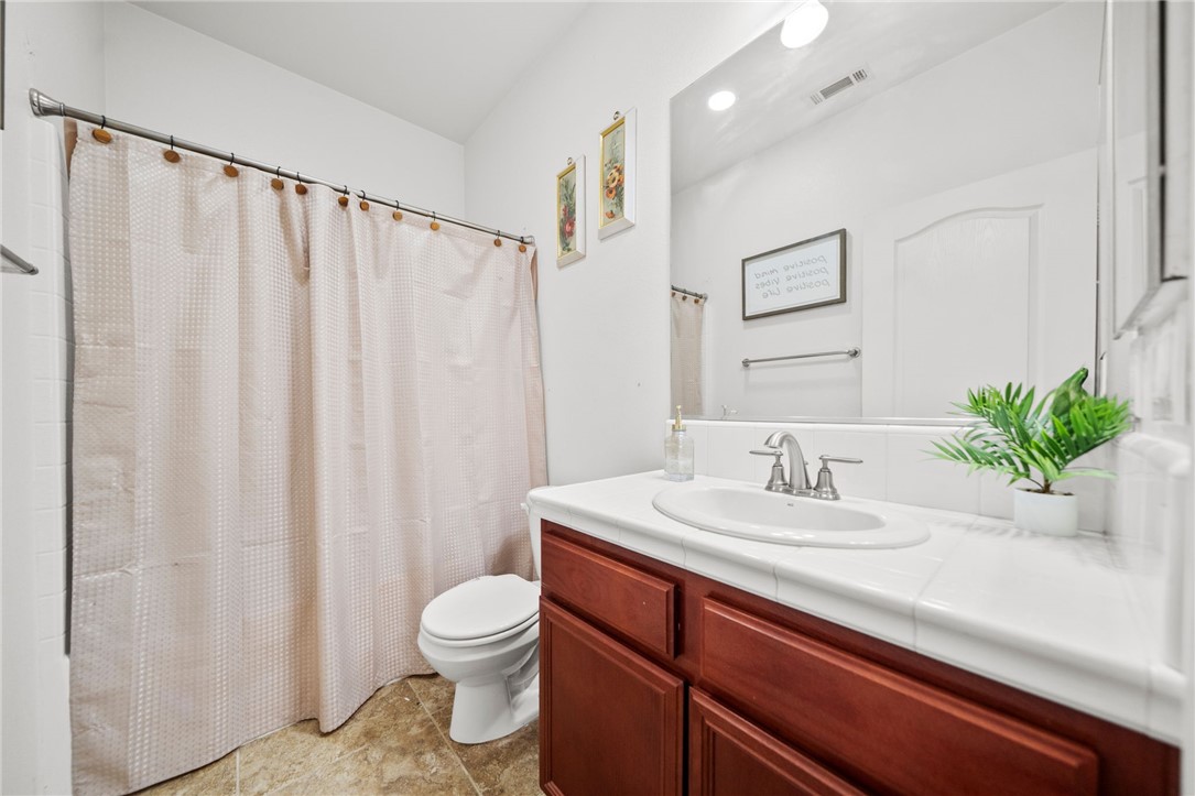 21672 Front Property Photo 33