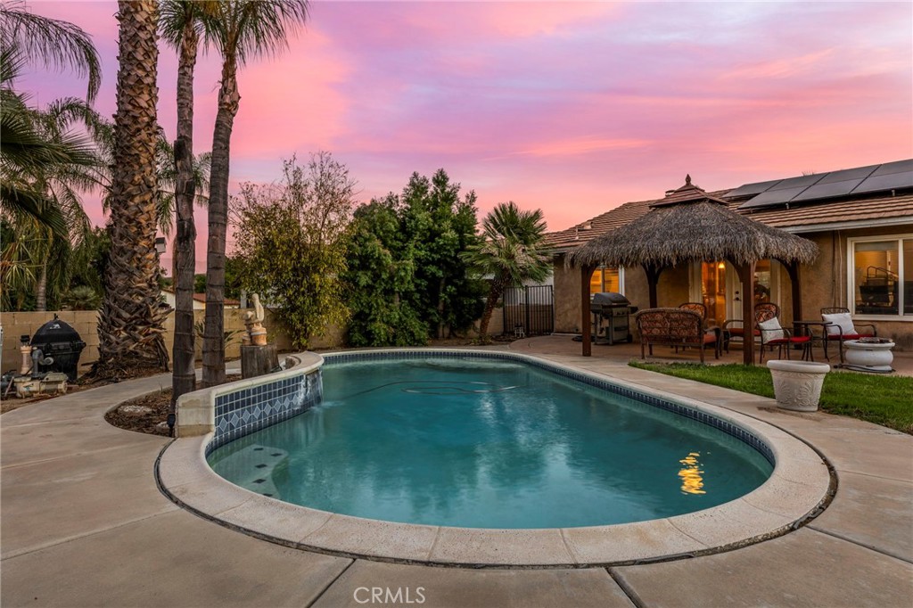 23874 Canyon Lake N Property Photo 2