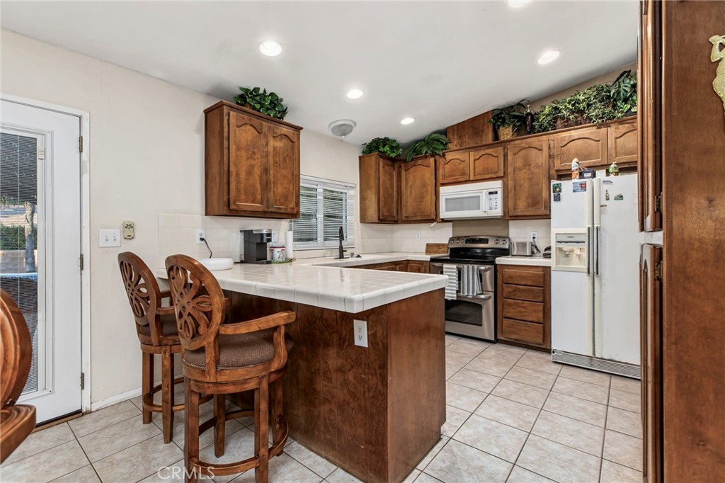 23874 Canyon Lake N Property Photo 5