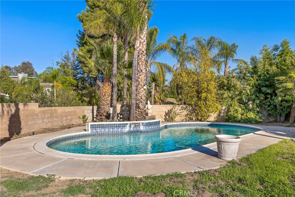 23874 Canyon Lake N Property Photo 25