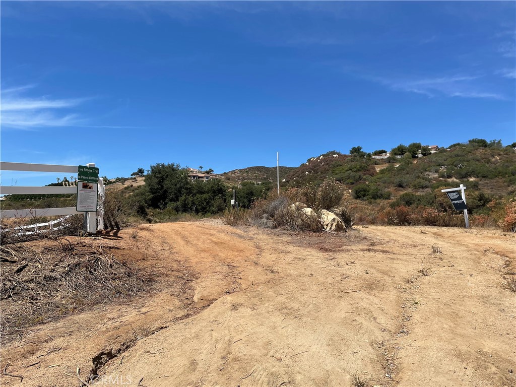 21903 Los Robles Property Photo 1