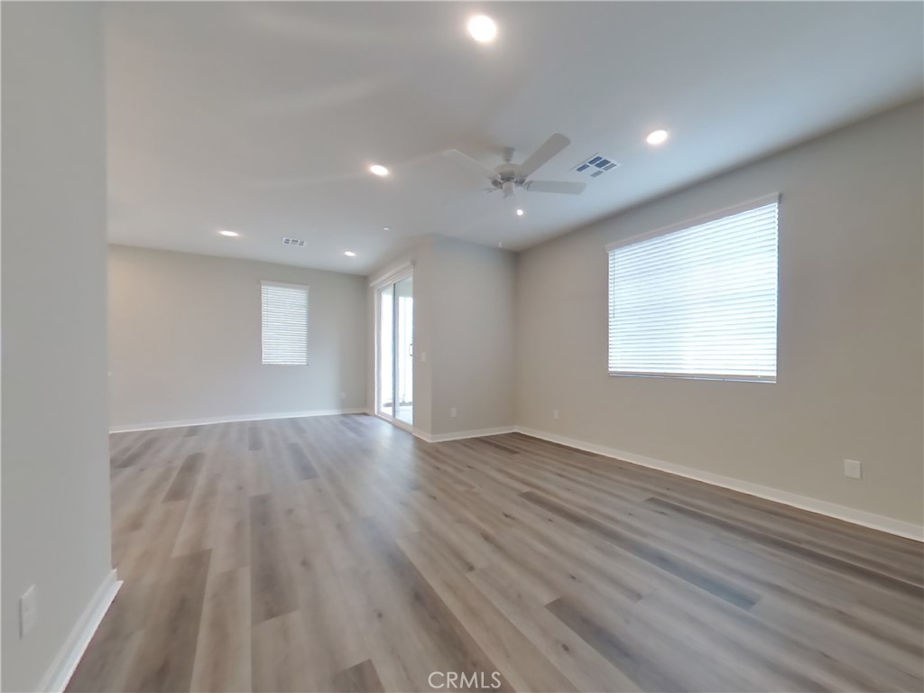 31692 Hans Drive Property Photo 4