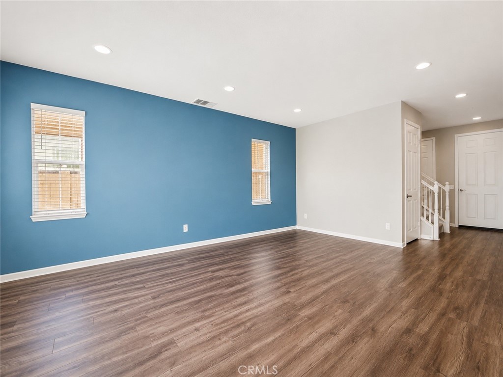 26264 Jasmiine Avenue Property Photo 6