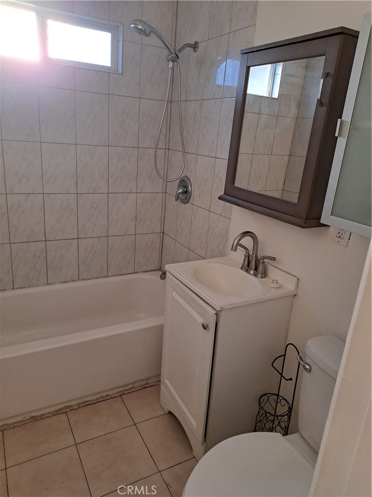 1206 S Palm Property Photo 5