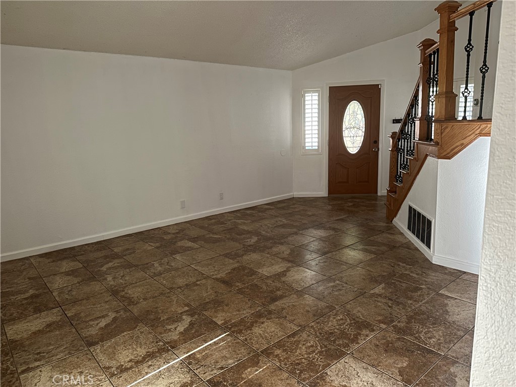832 S Rexford Property Photo 3
