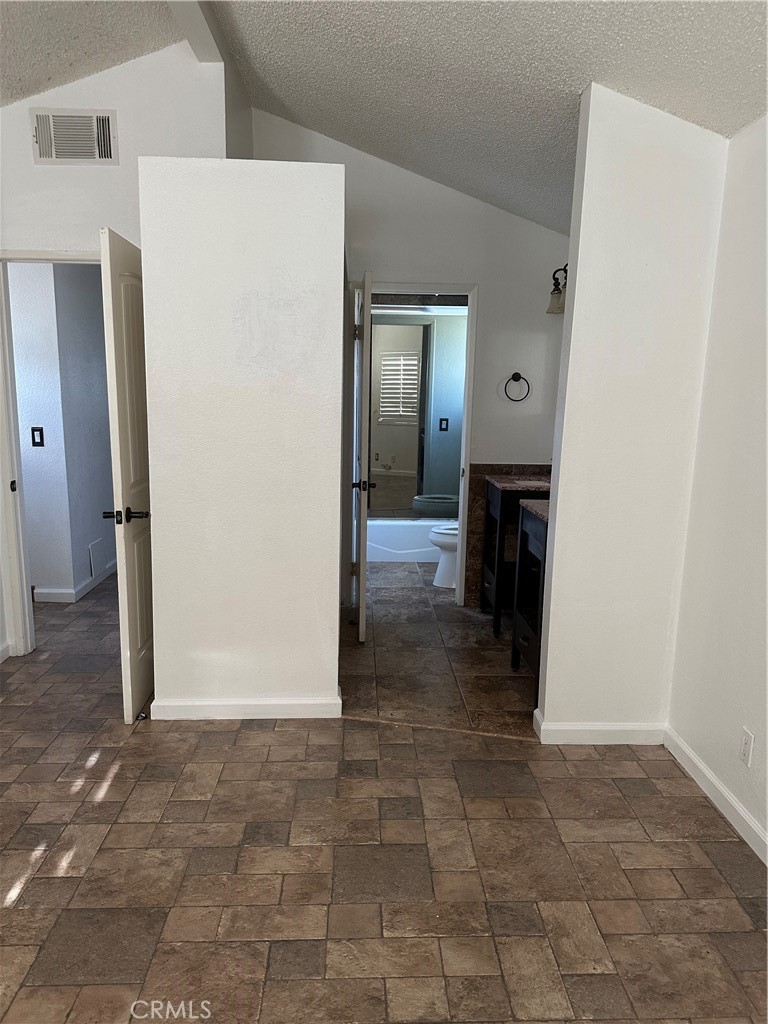 832 S Rexford Property Photo 8