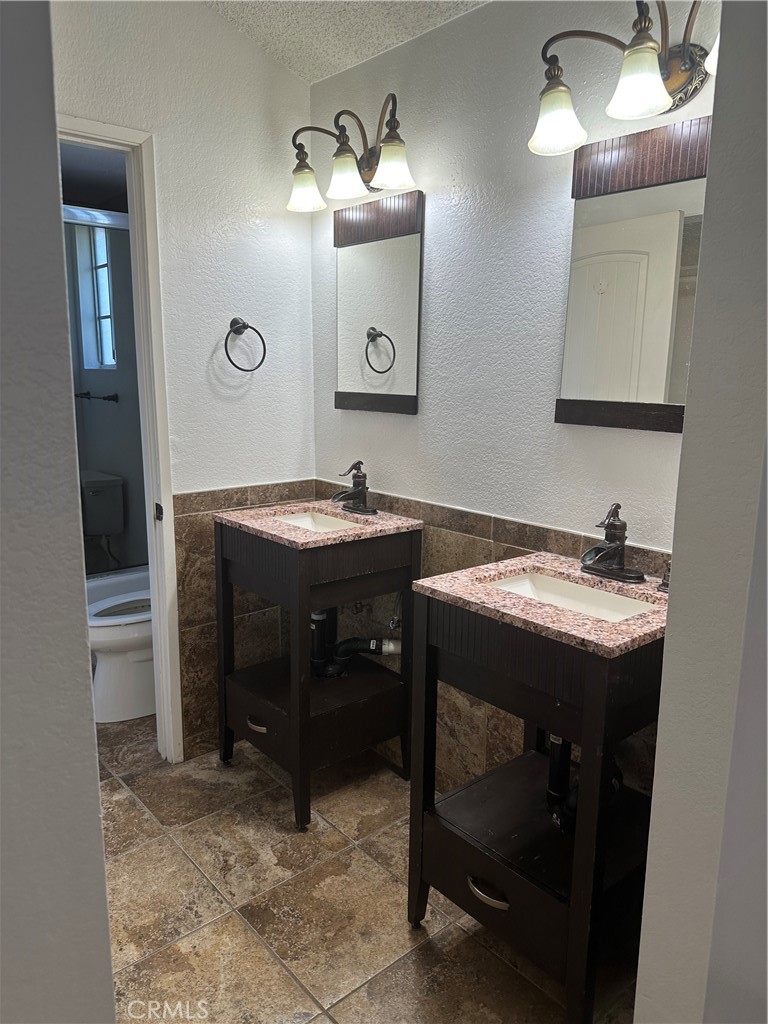 832 S Rexford Property Photo 11