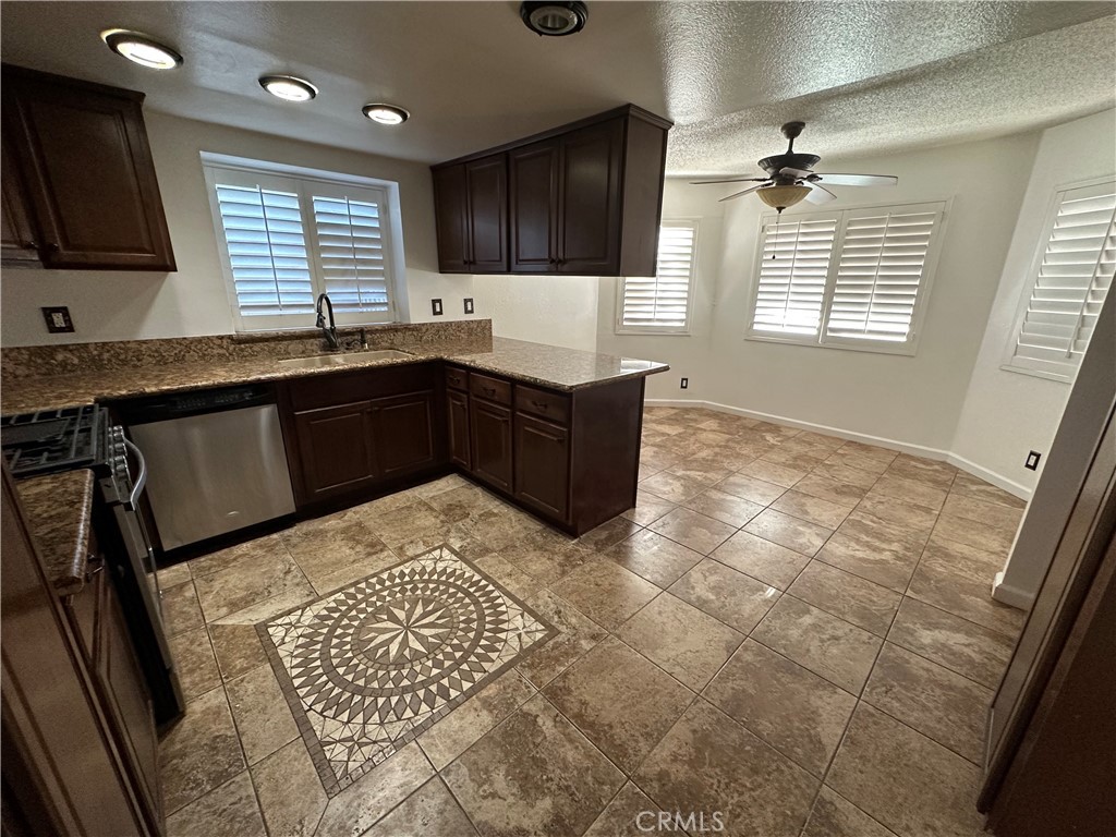832 S Rexford Property Photo 22
