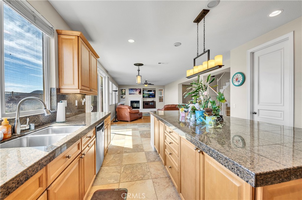 19 Plaza Lucerna Property Photo 9