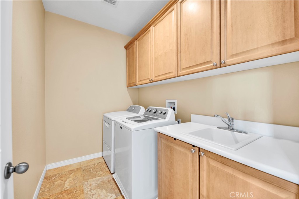 19 Plaza Lucerna Property Photo 13