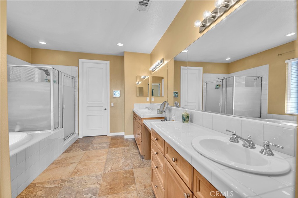 19 Plaza Lucerna Property Photo 23