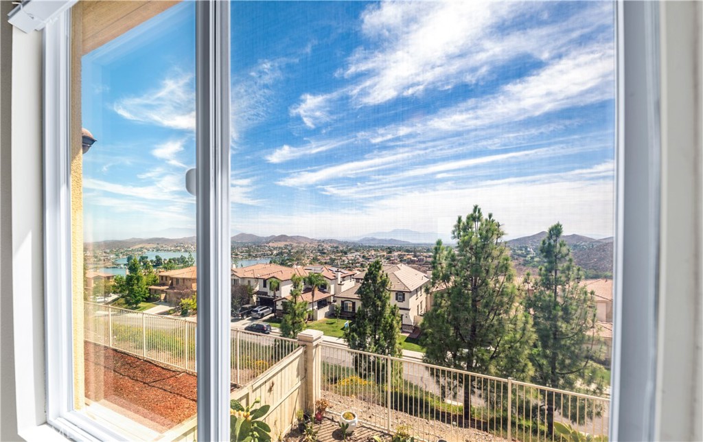 19 Plaza Lucerna Property Photo 28