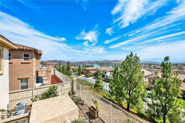19 Plaza Lucerna Property Photo 37