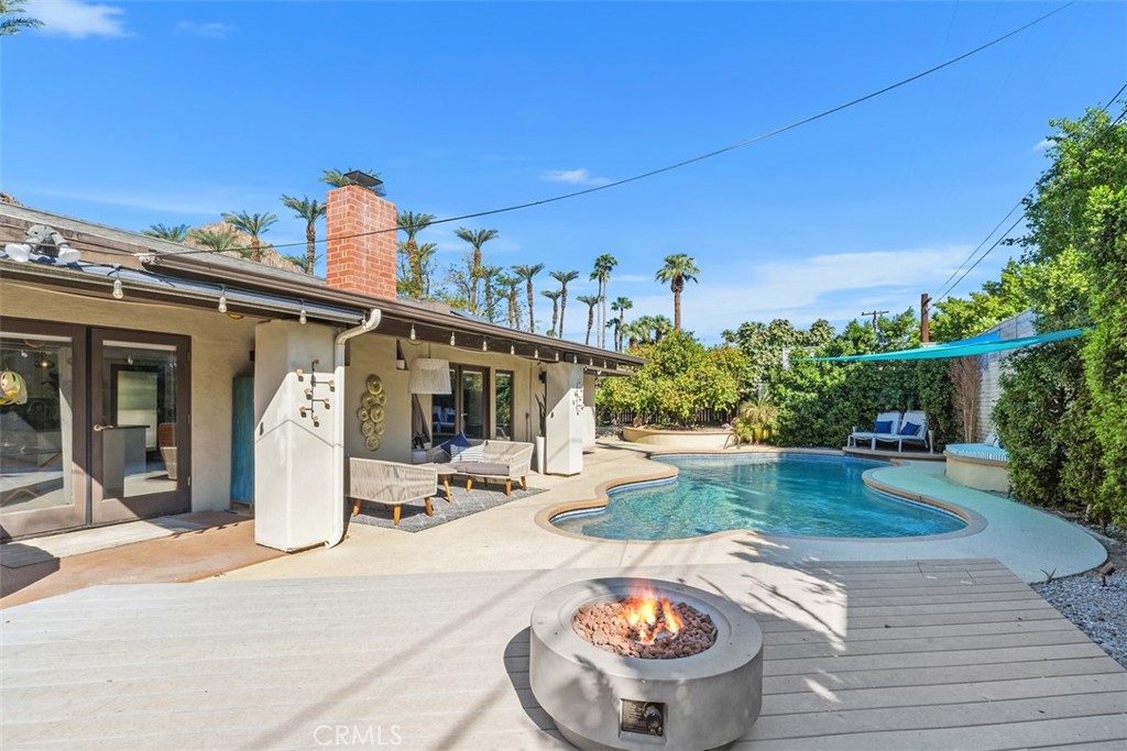 46560 Cameo Palms Property Photo 4