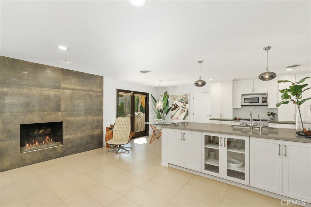 46560 Cameo Palms Property Photo 6