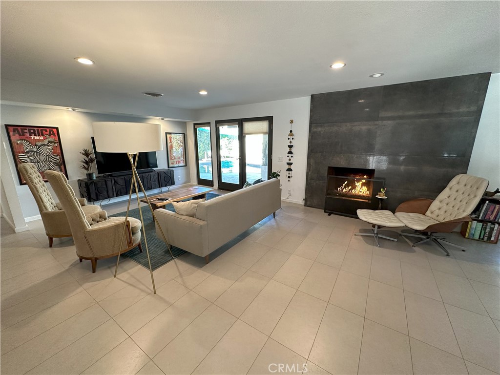 46560 Cameo Palms Property Photo 8
