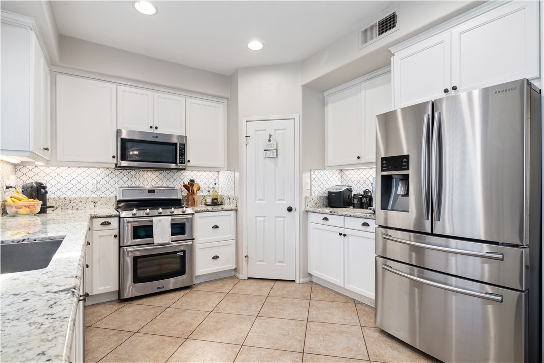 33611 Delphinium Lane Property Photo 13