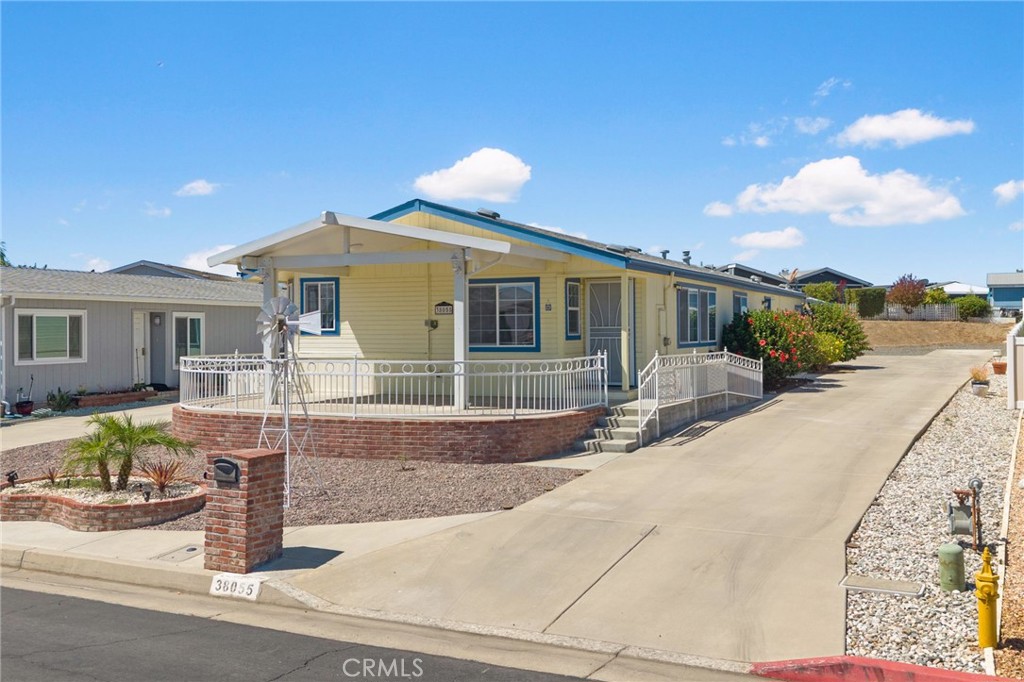 38055 Calle Amigable Property Photo 3