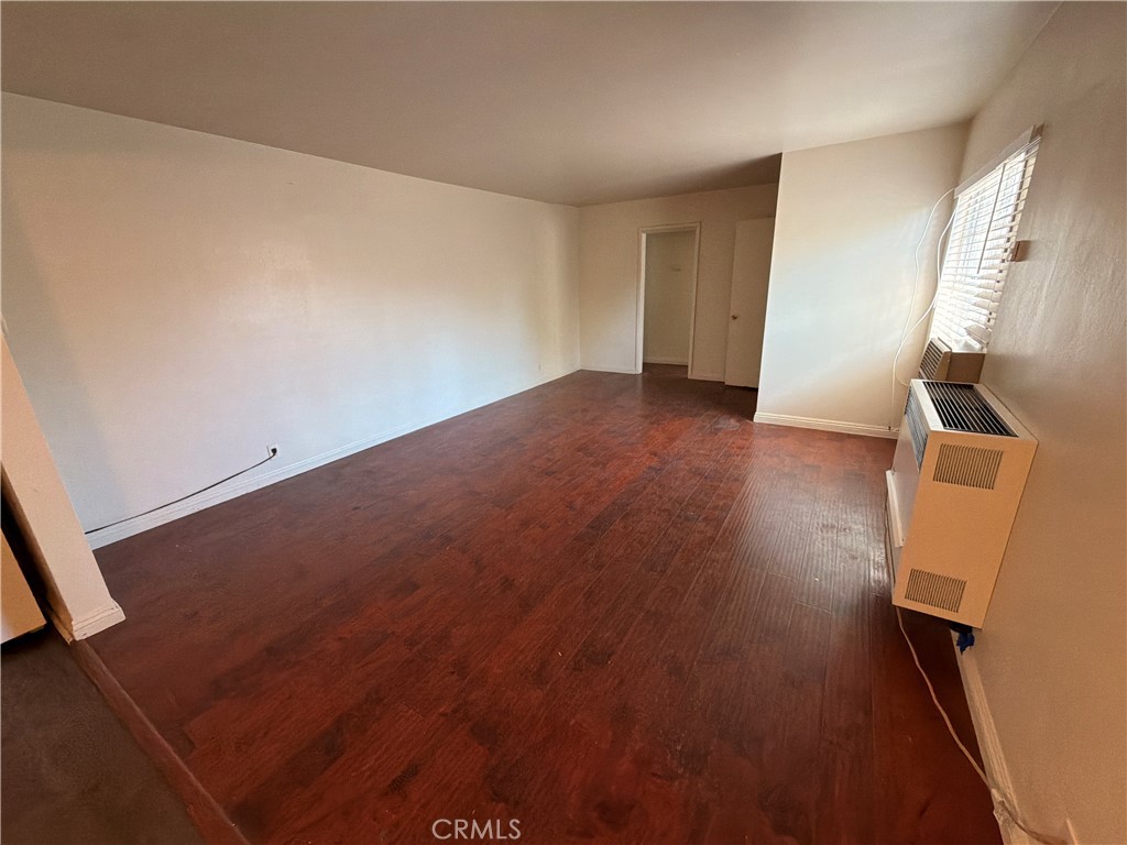 114 N Lewis Property Photo 5