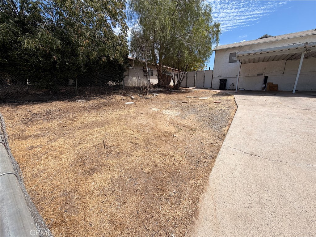 114 N Lewis Property Photo 12