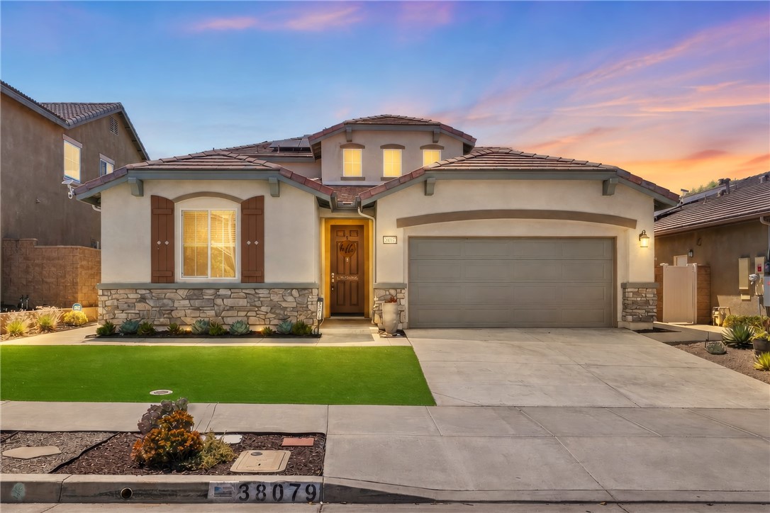 38079 Bella Rosa Property Photo 1