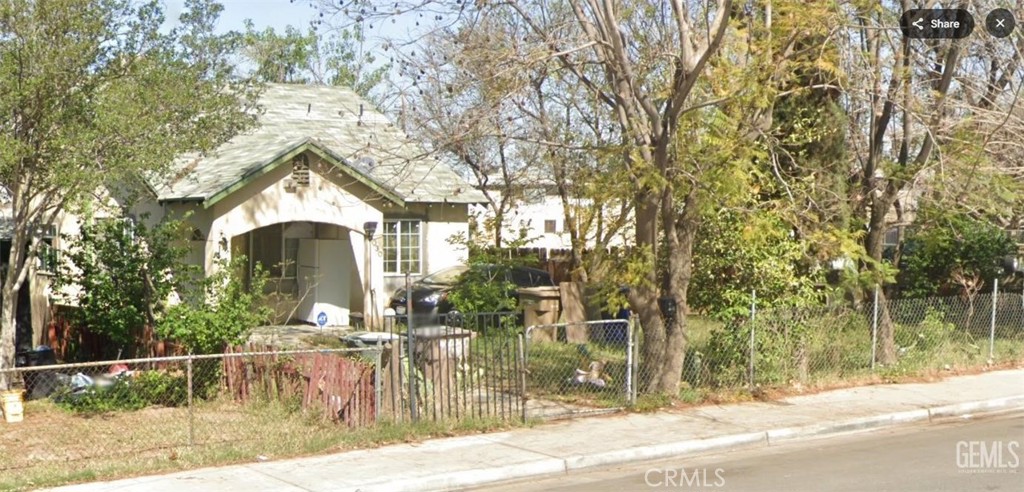 2030 King Street Property Photo 1