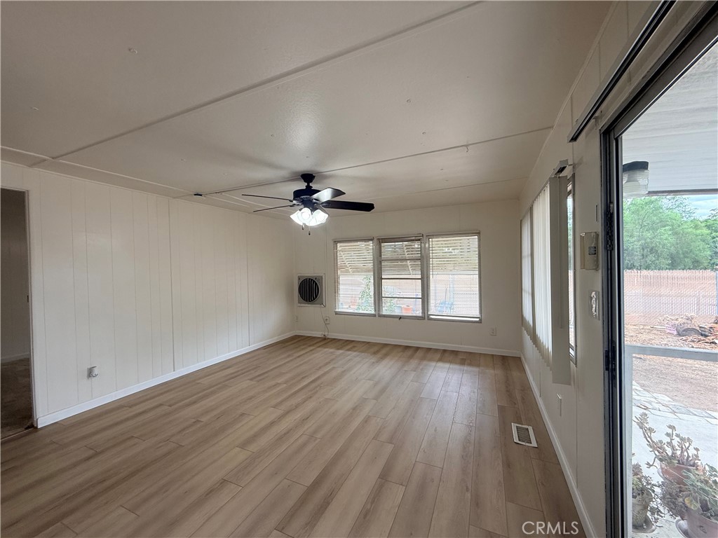26645 Amanda Property Photo 3